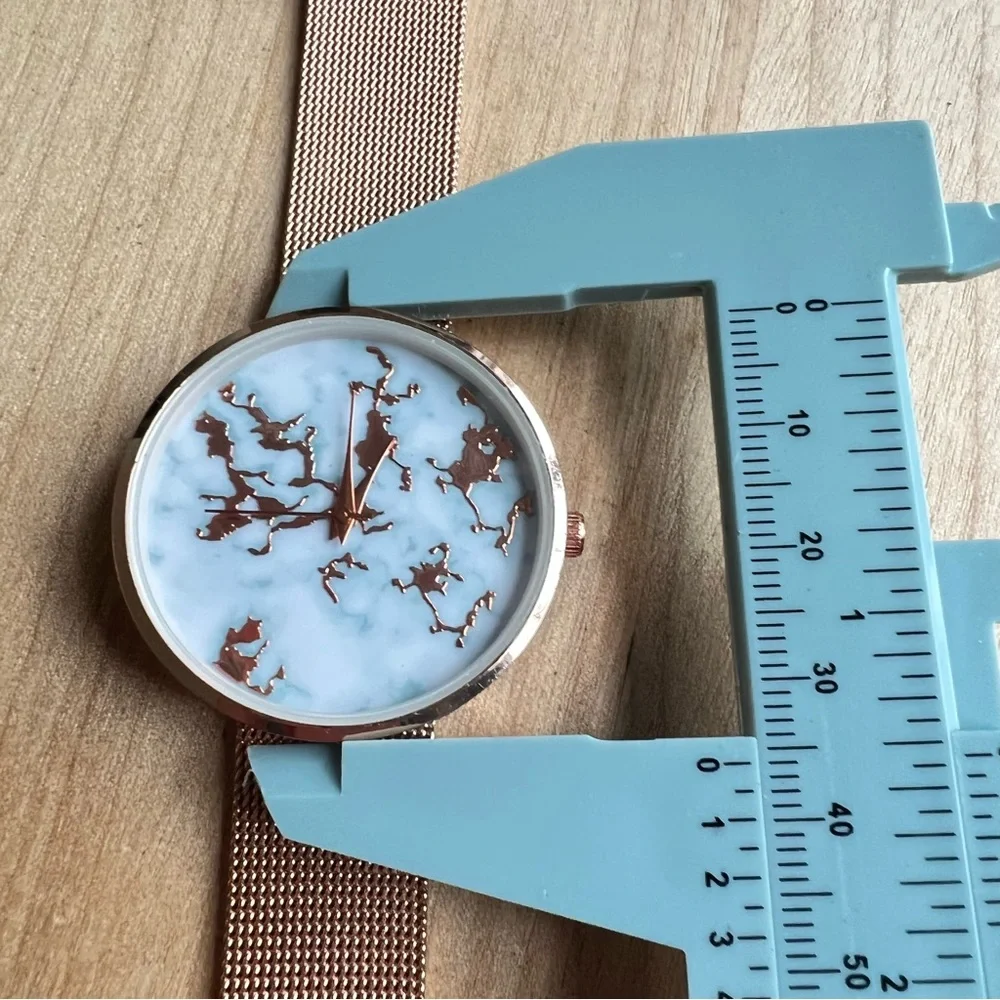 Jessica Carlyle ladies rose gold tone dress watch NEW BATTERY